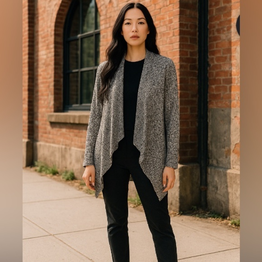 Bobeau Geometric Patterned Black and White Women's Open Cardigan